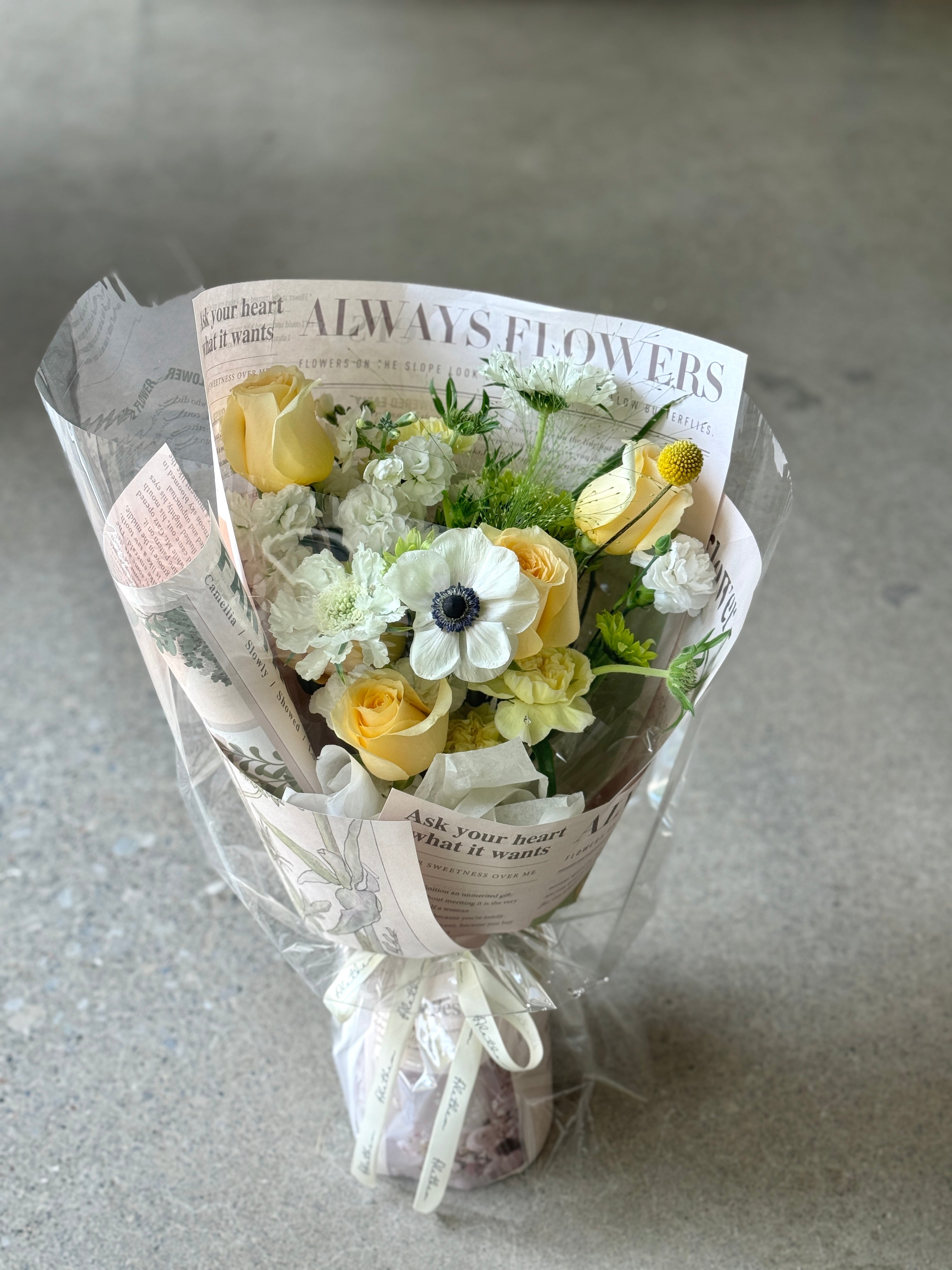 Cream yellow mixed bouquet