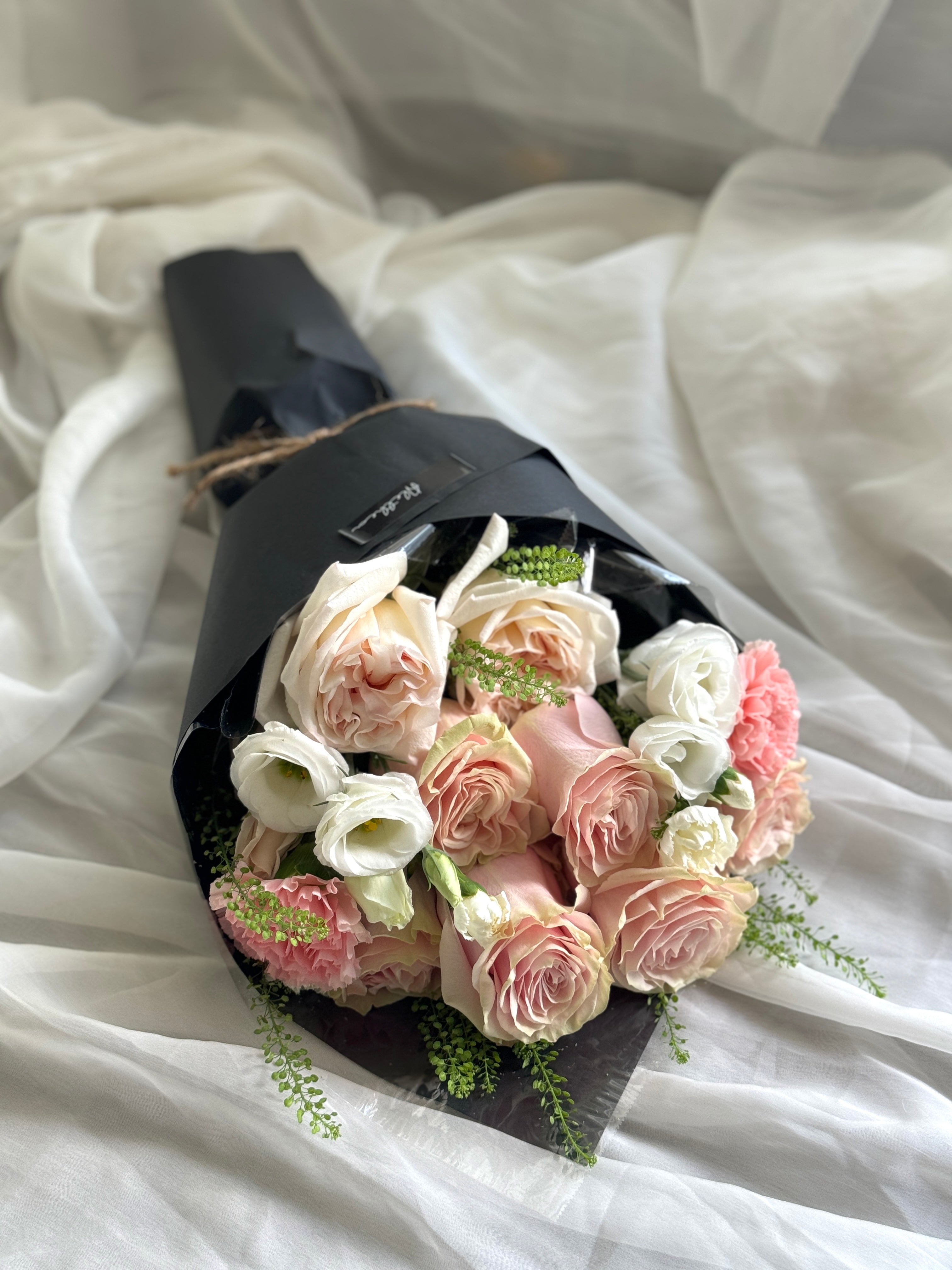 Alethea Earth Bouquet - Light Pink Tone