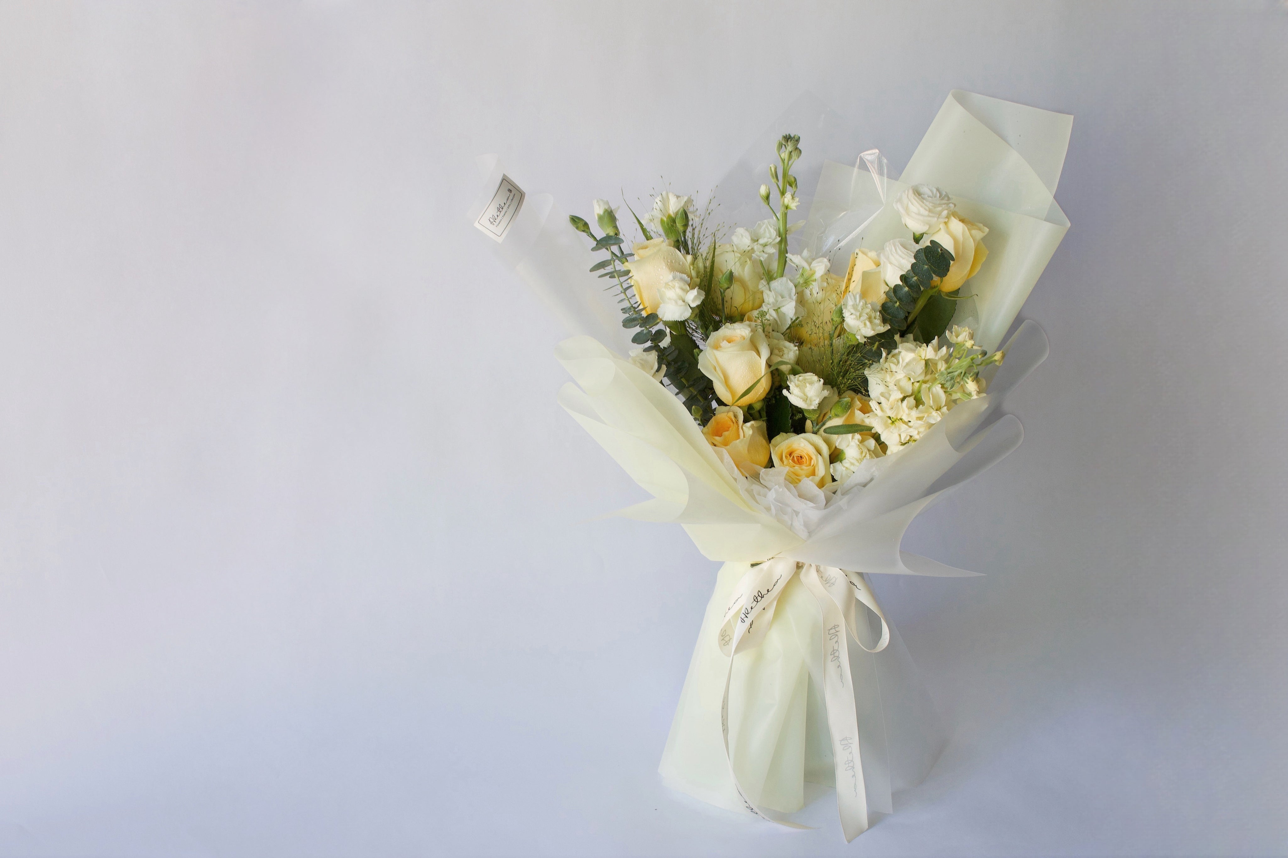 Alethea Urban Bouquet - Yellow Tone