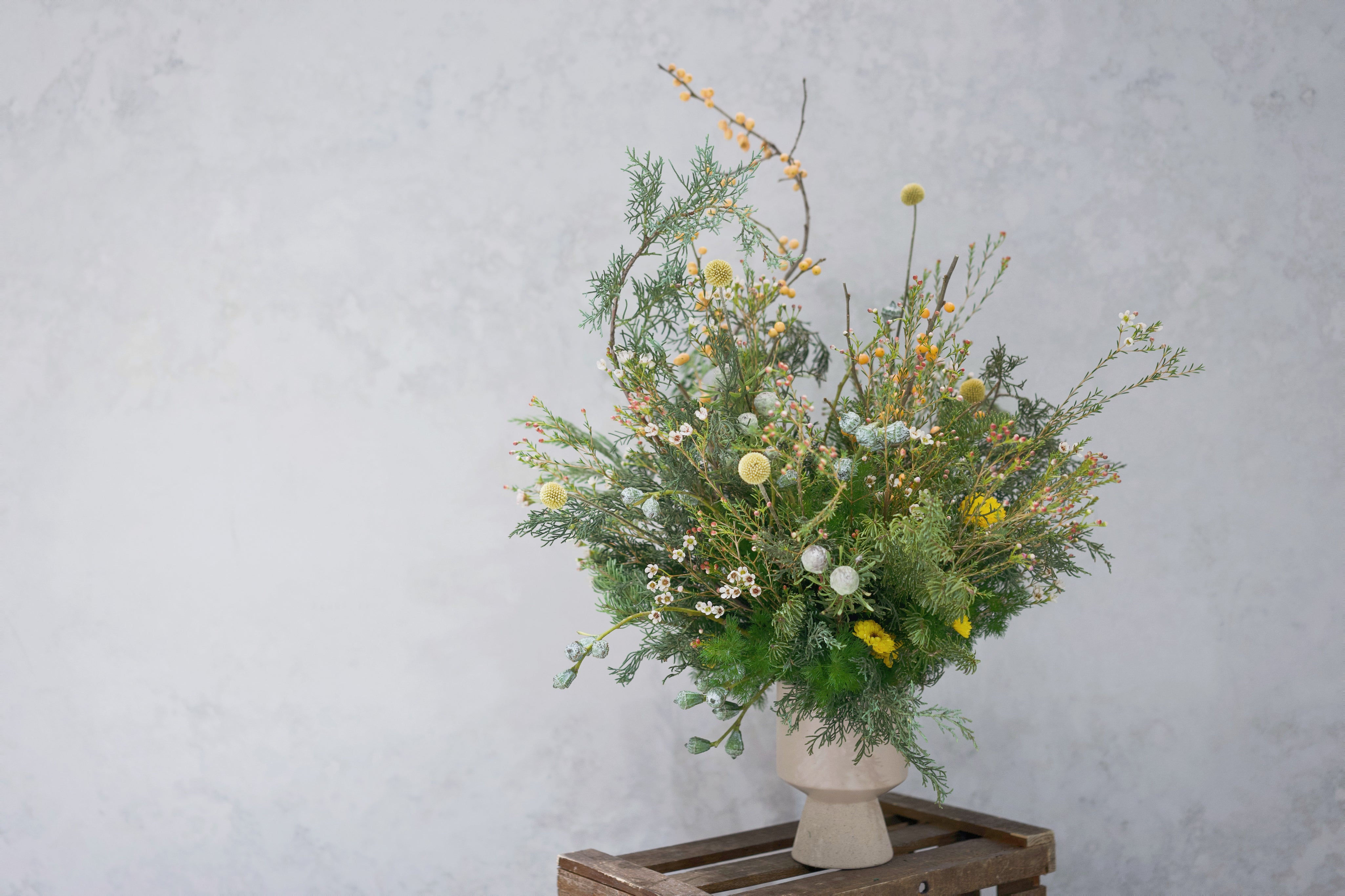 Christmas Golden - Alethea Vase Arrangement