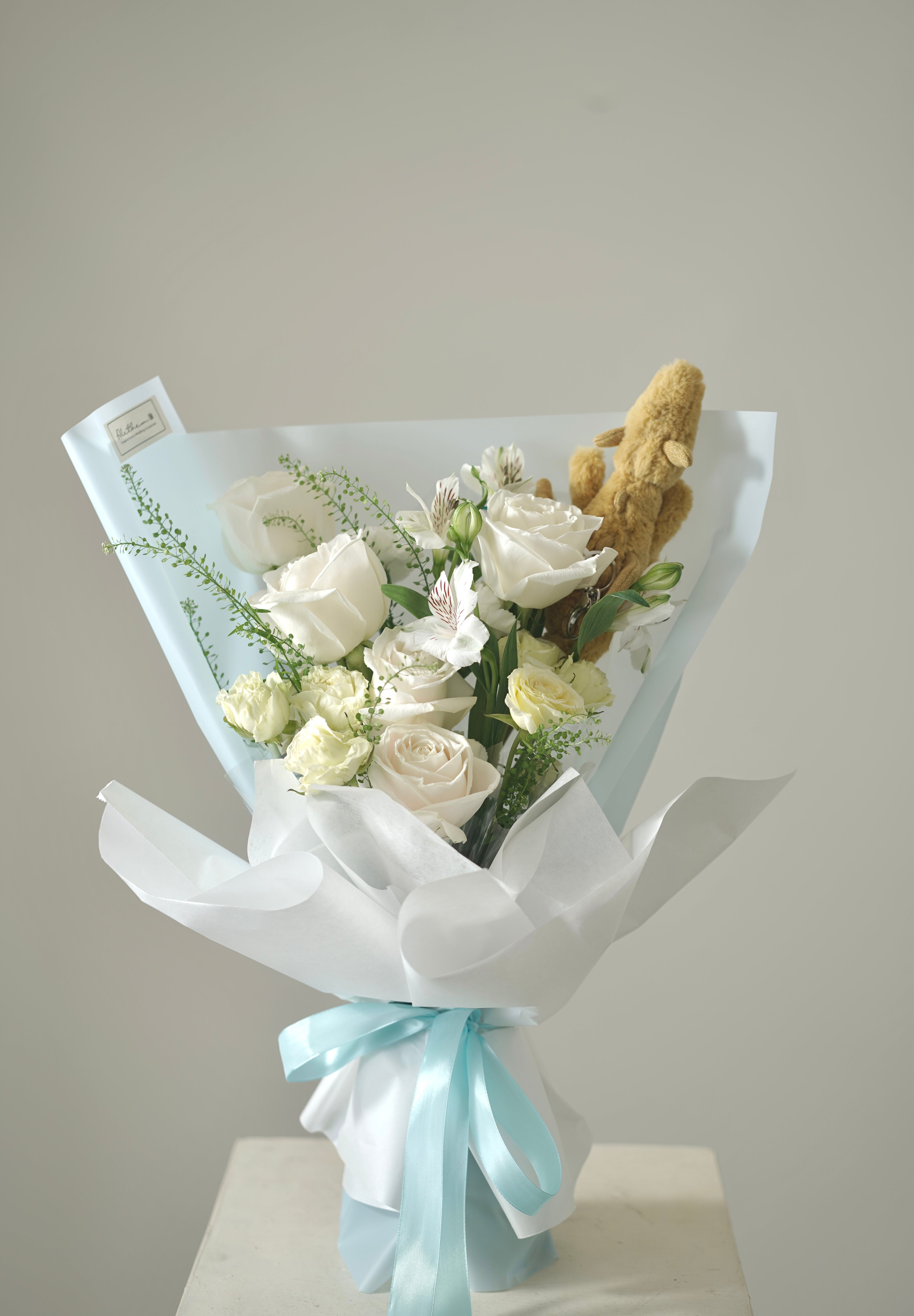 2025 Graduation Bouquet- White Tone