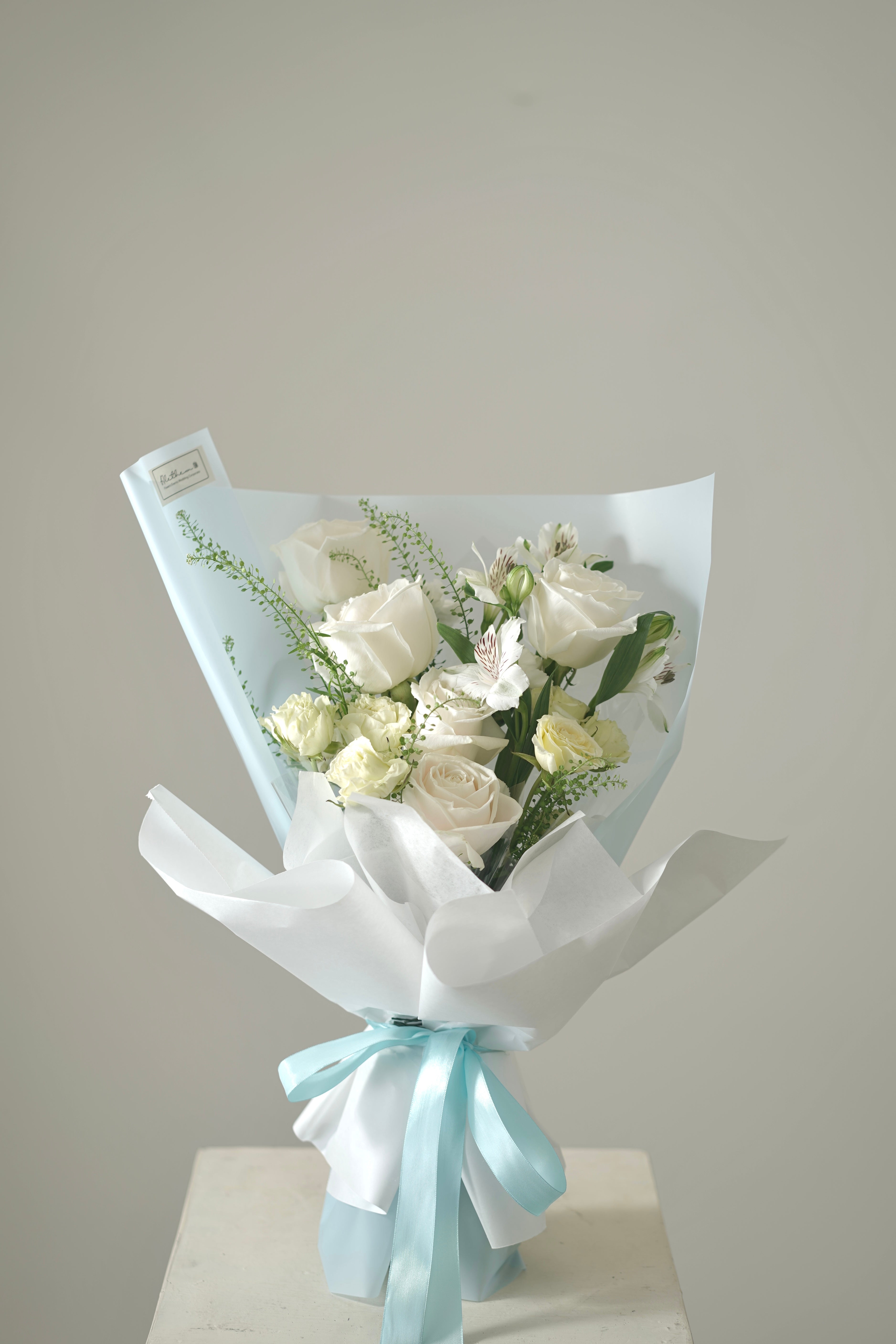 2025 Graduation Bouquet- White Tone