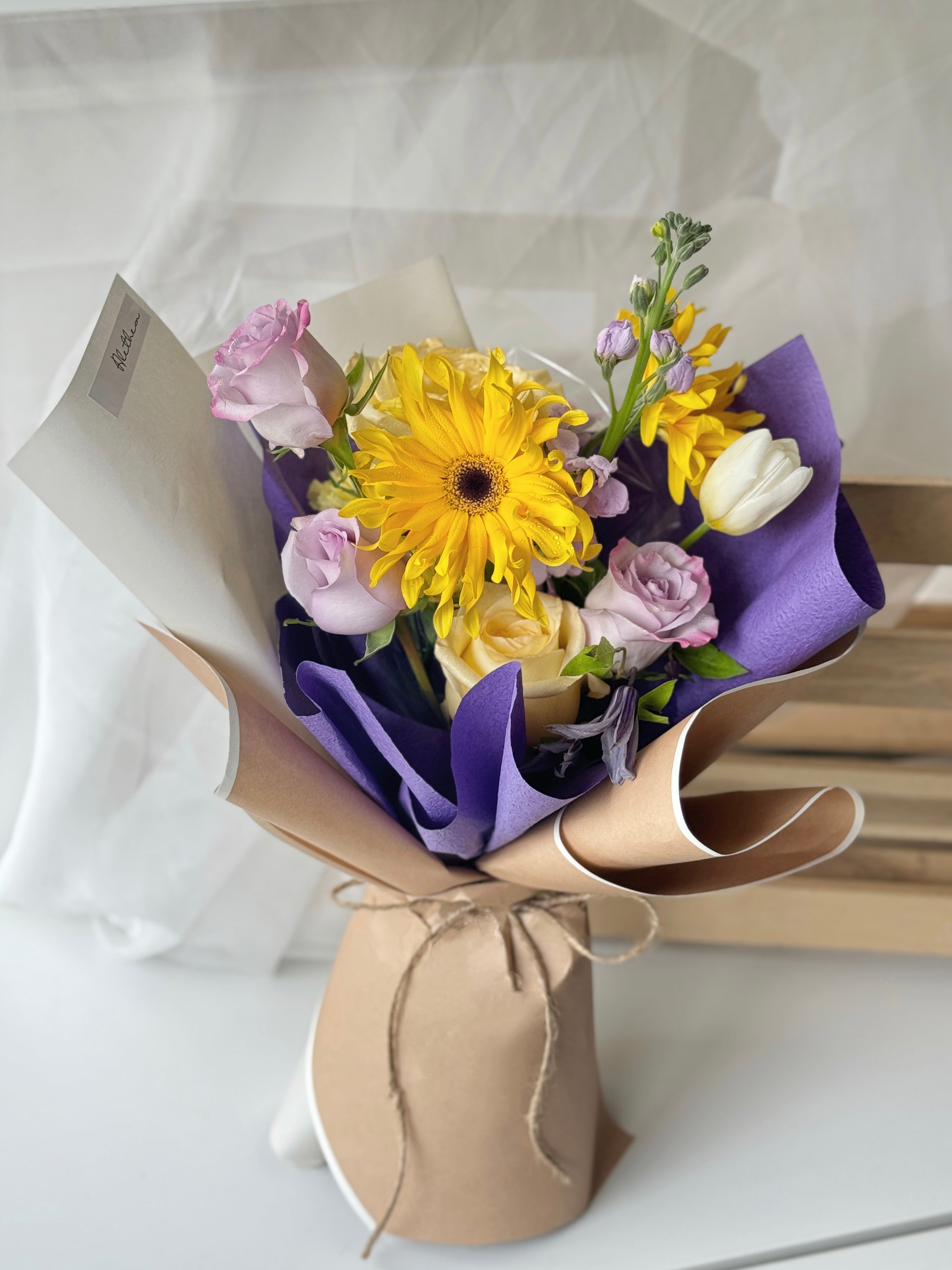 Alethea Gemini Bouquet - Zodiac Sign