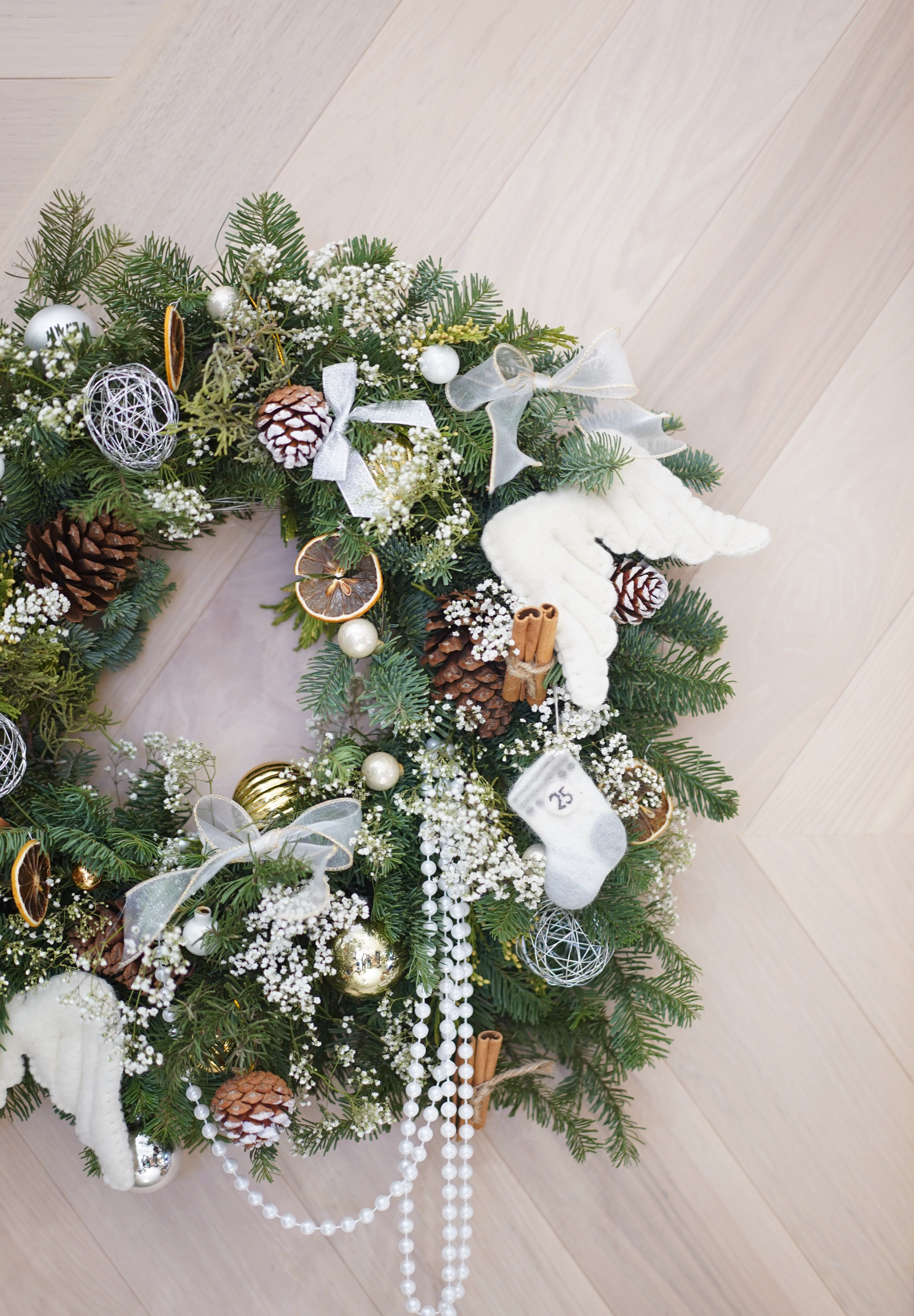 20inch Snowy Pinecone Christmas Wreath