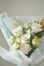 2025 Graduation Bouquet- White Tone