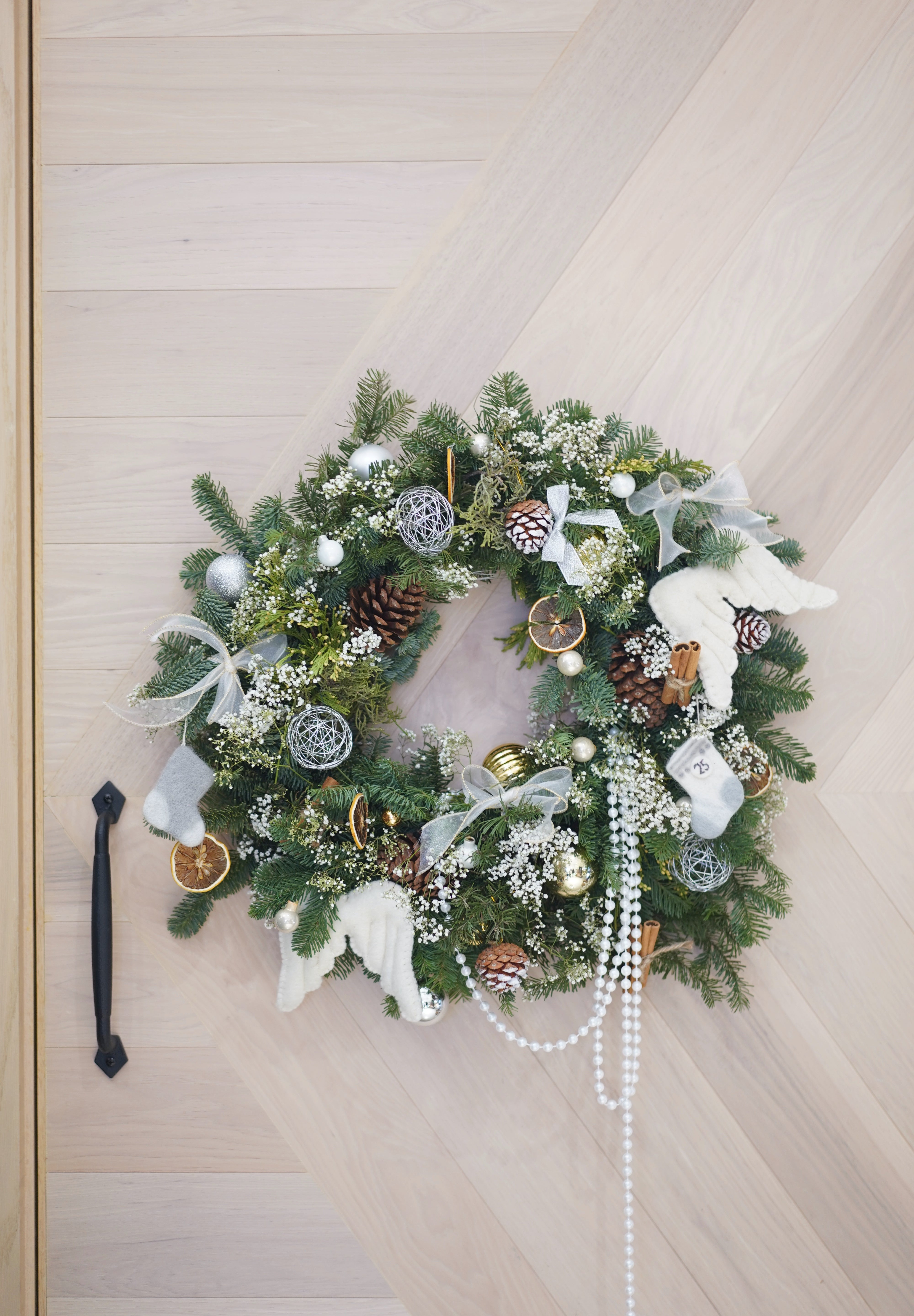 20inch Snowy Pinecone Christmas Wreath