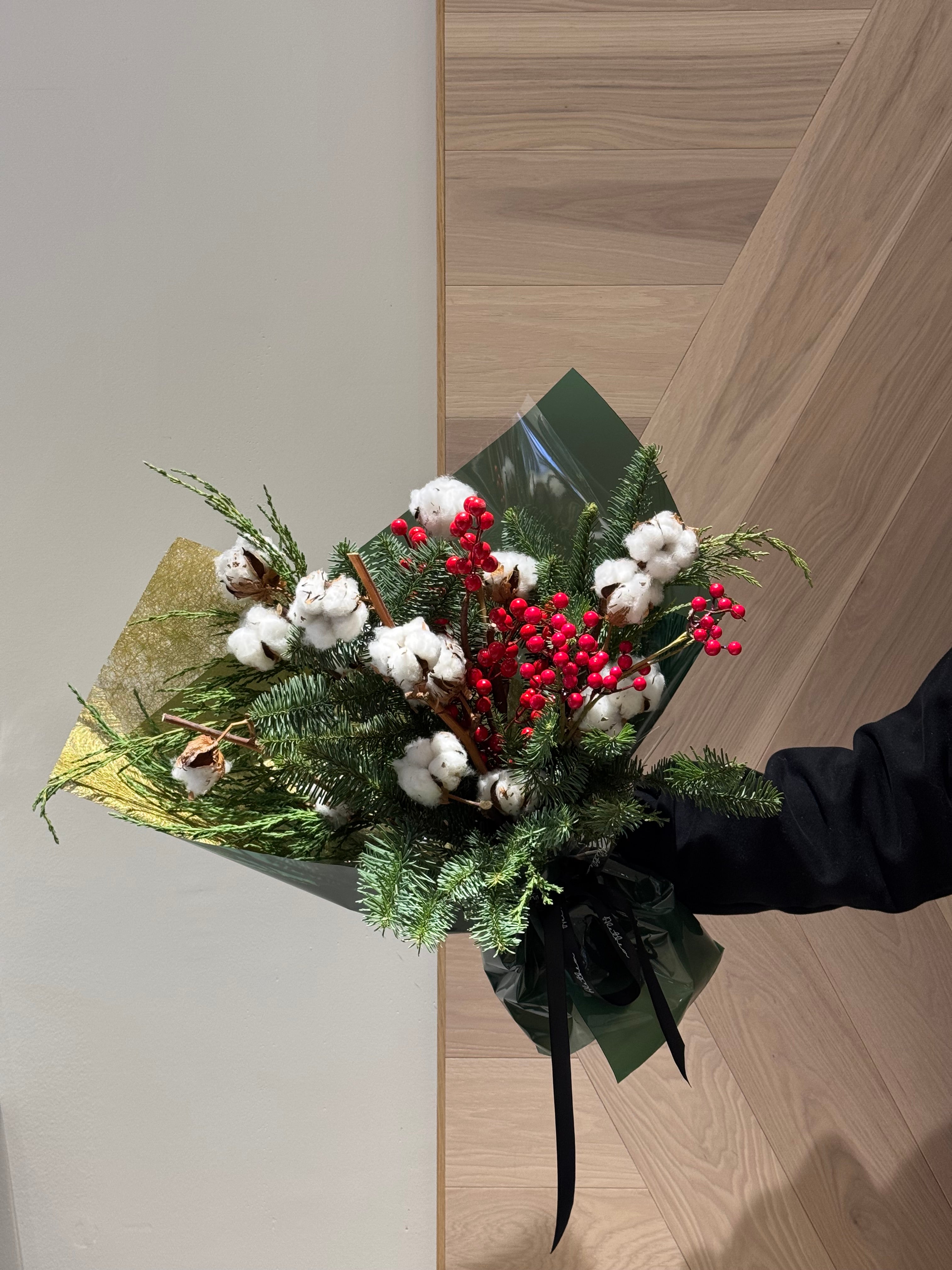 Cotton Berry Christmas Bouquet