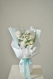 2025 Graduation Bouquet- White Tone