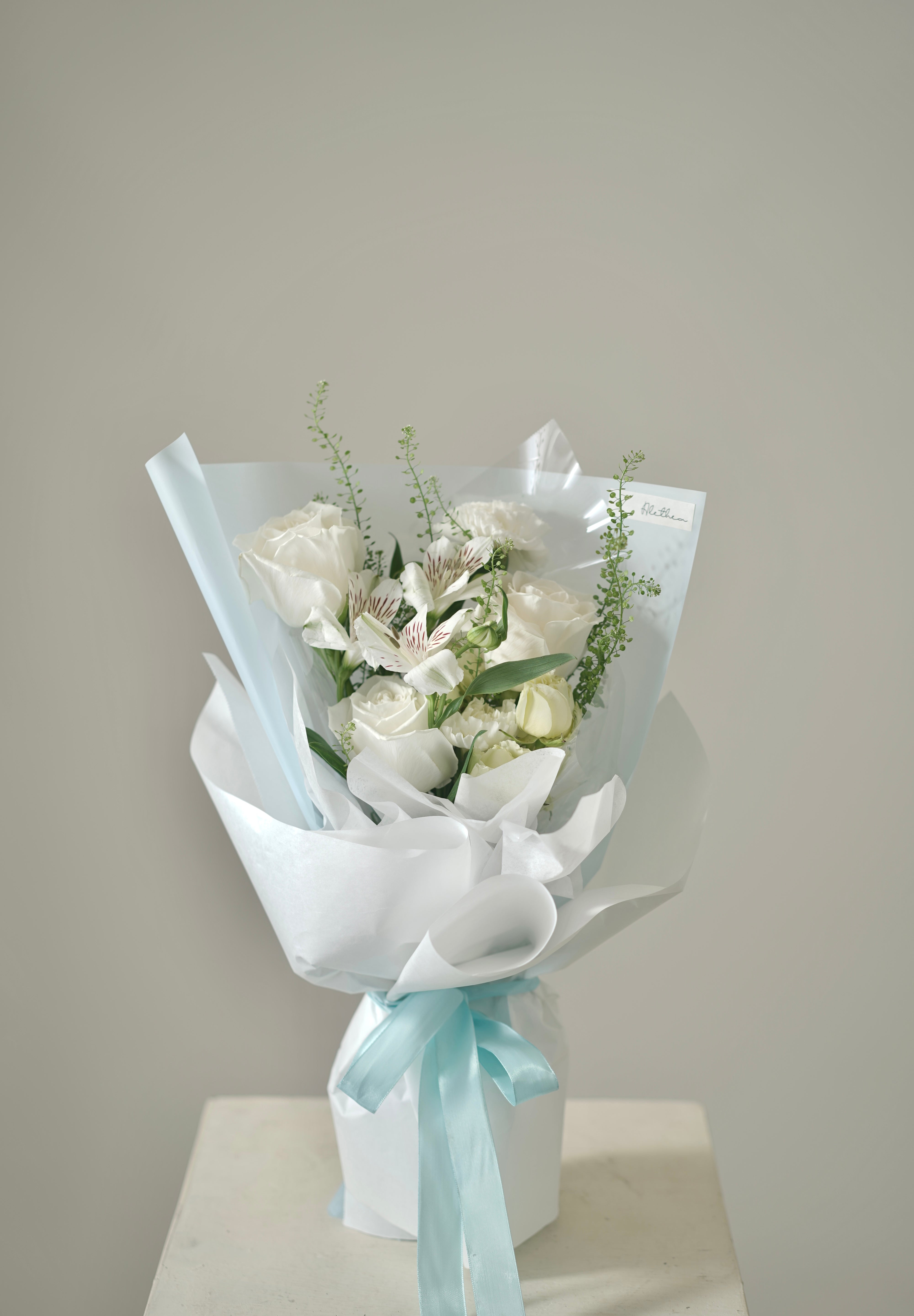 2025 Graduation Bouquet- White Tone