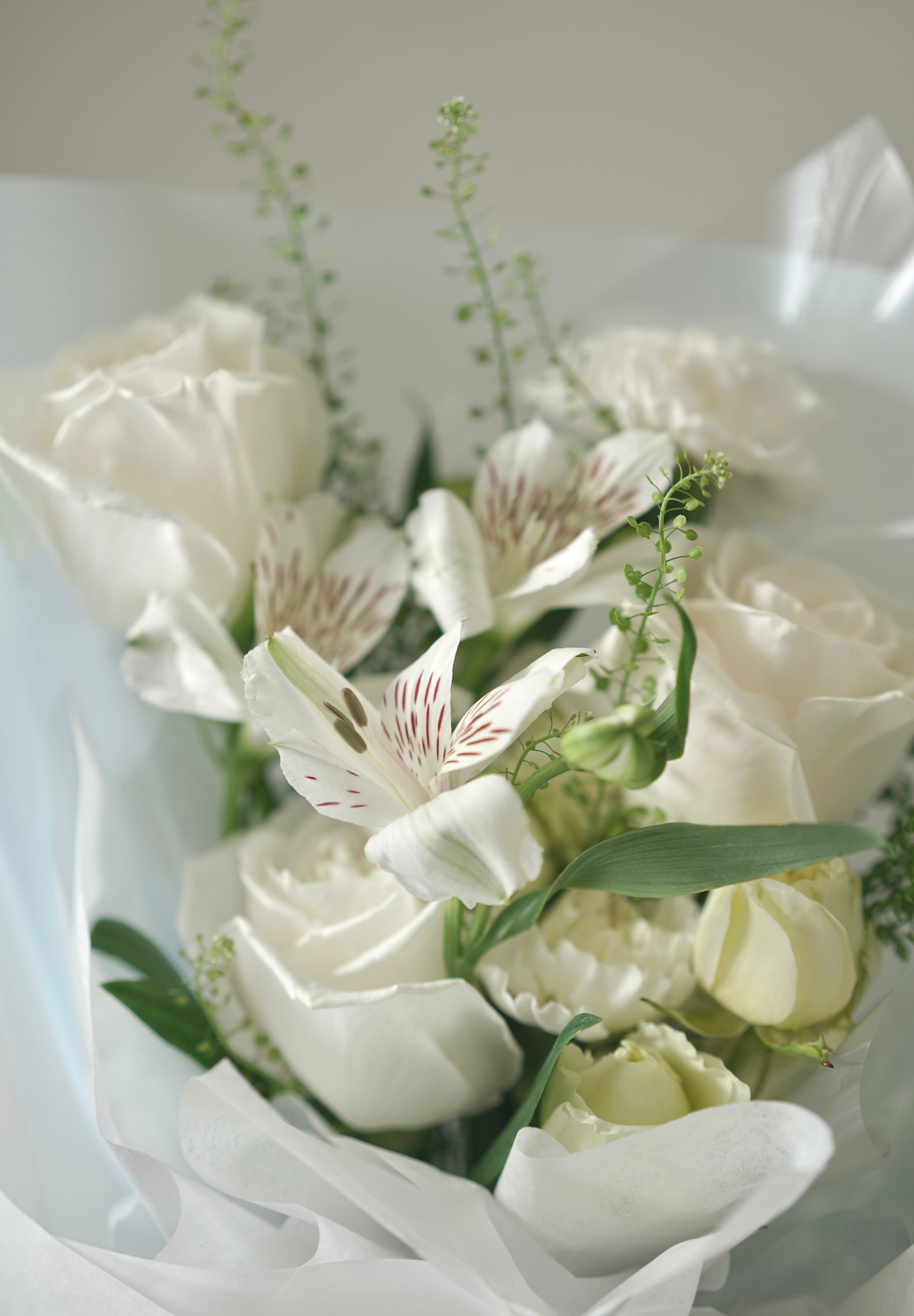 2025 Graduation Bouquet- White Tone