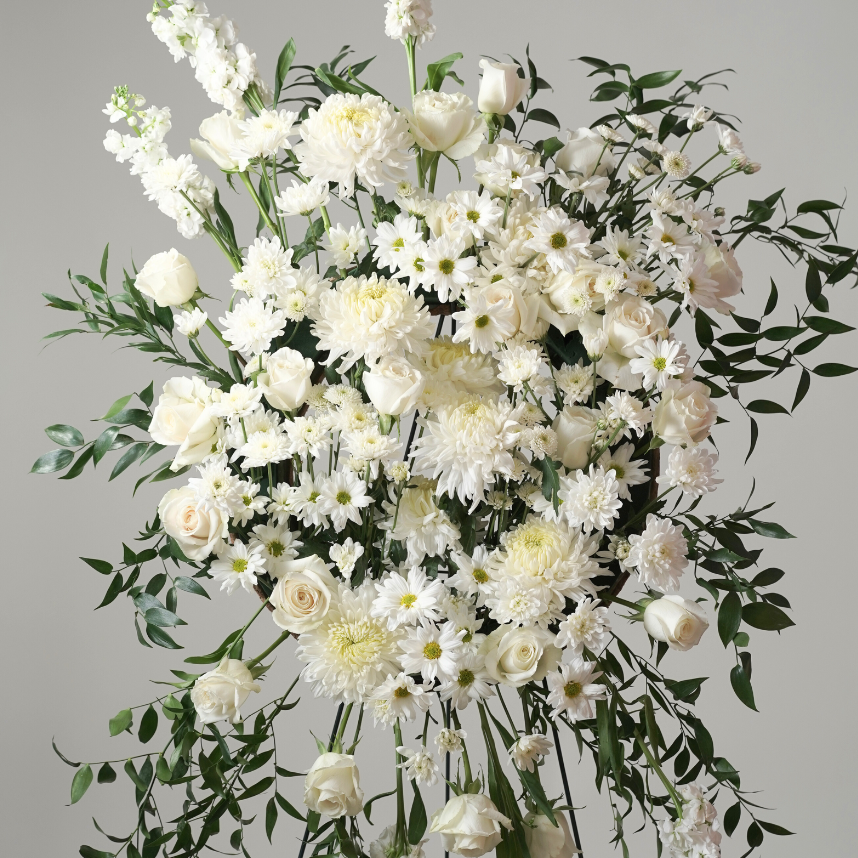 White_Funeral_Standing_Spray_1.png