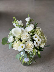 White mixed flowers arrangement