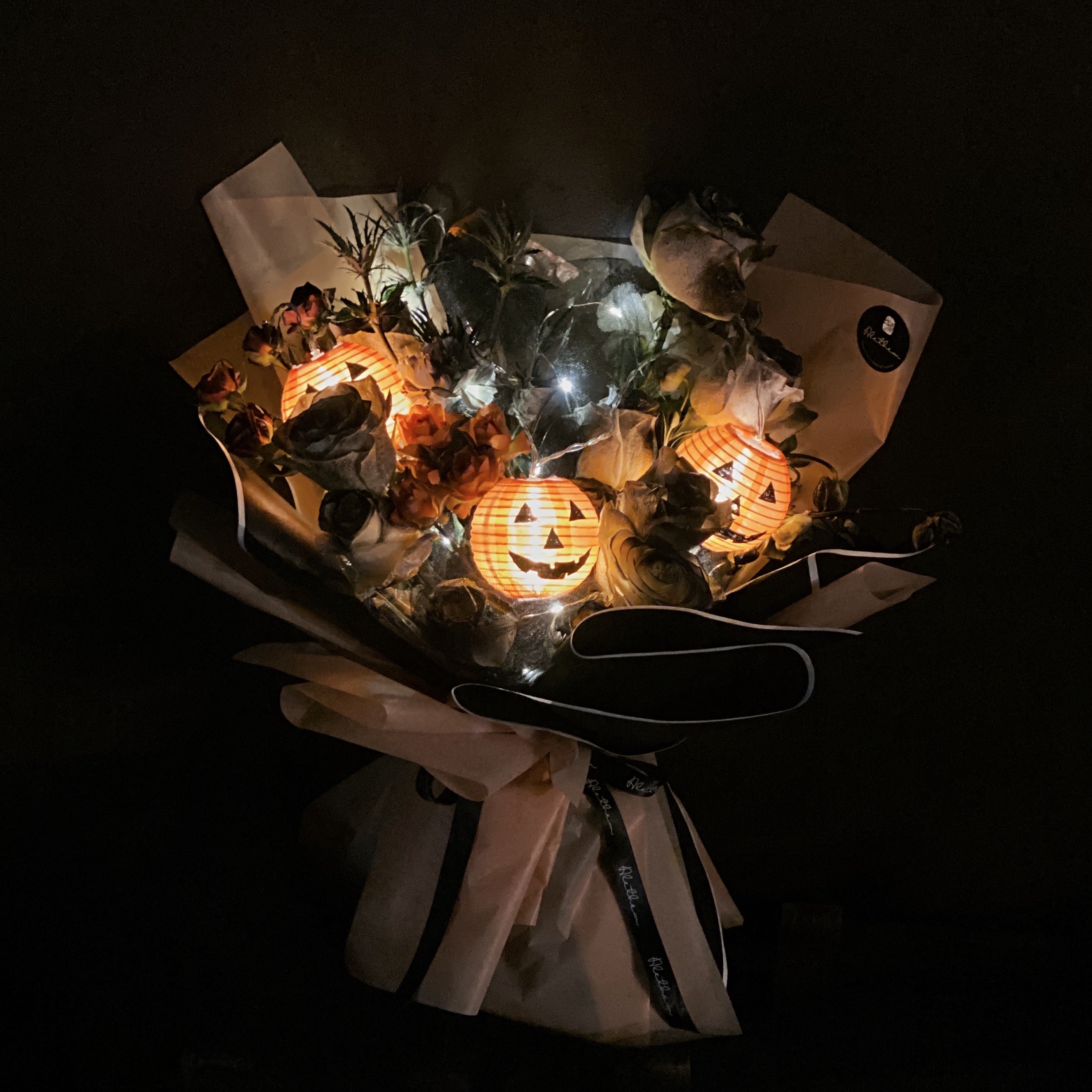 Alethea Halloween Urban Bouquet