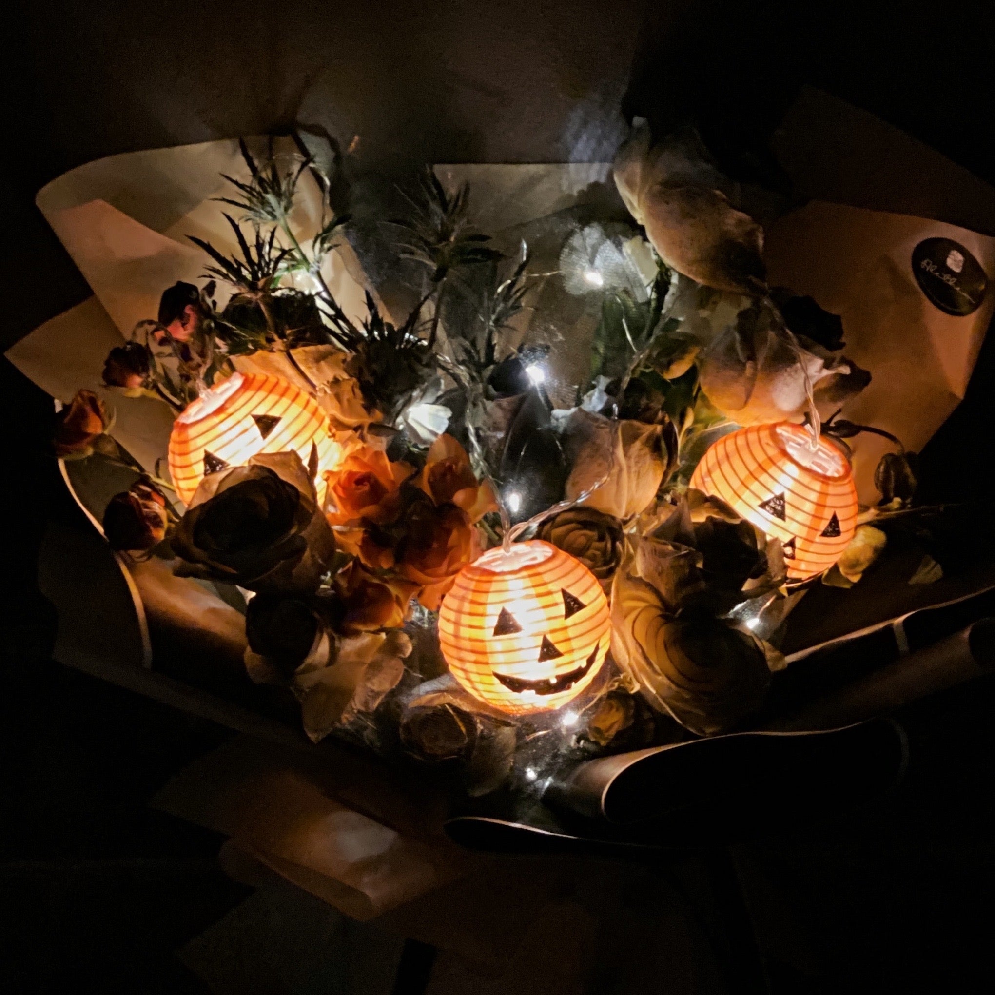 Alethea Halloween Urban Bouquet